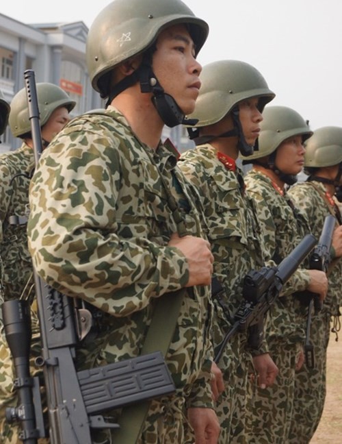 Dai tuong Ngo Xuan Lich kiem tra cong tac SSCD ngay giap Tet-Hinh-7